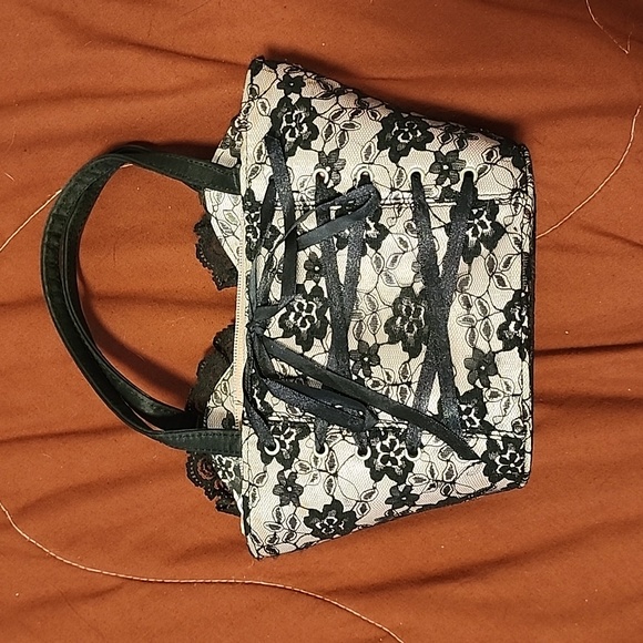 Corset top style handbag - Picture 2 of 3